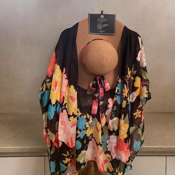 Vince Camuto Accessories - Vince Camuto Kimono Set